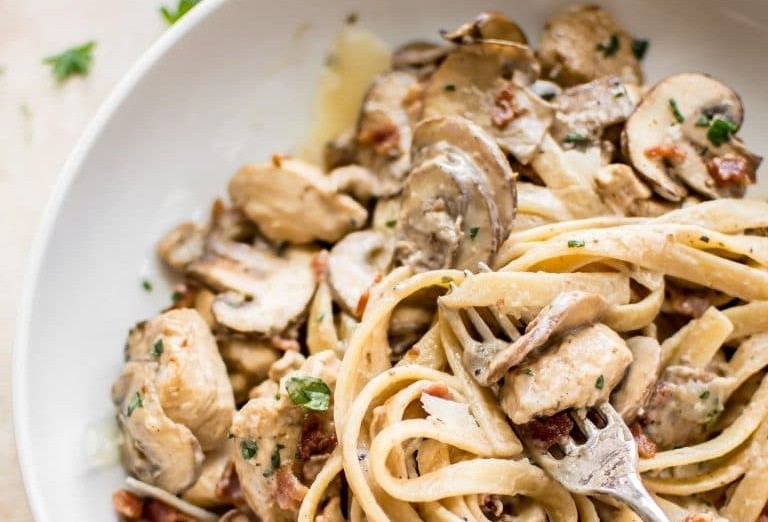 Creamy Chicken Mushroom&nbsp;Pasta